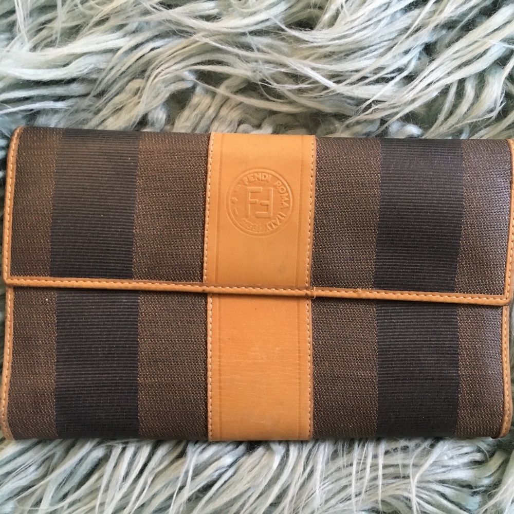 FENDI Roma Billfold Style Wallet - Picture 8 of 8